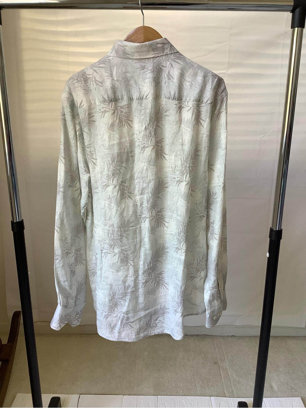 Bugatchi Men's Shaped Fit Button Down Shirt White Light Gray Palm Print Size - Picture 4 of 11